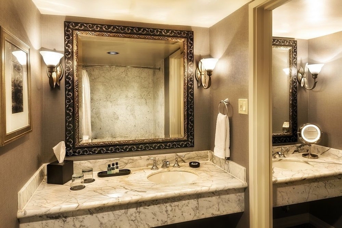 Imagen de la habitación del Hotel The Scottsdale Resort and Spa, Curio Collection By Hilton. Foto 7