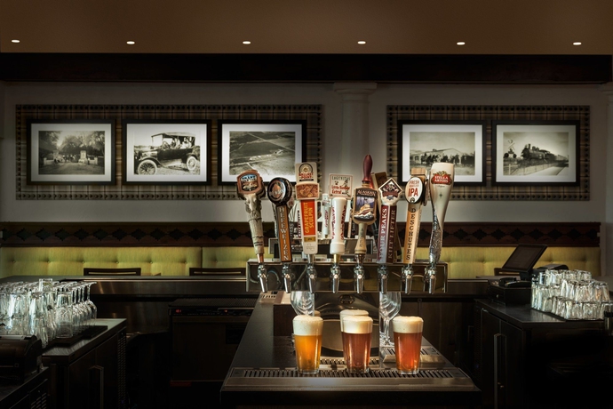 Imagen del bar/restaurante del Hotel The Scottsdale Resort and Spa, Curio Collection By Hilton. Foto 4