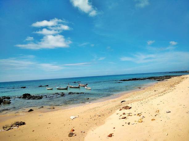 Imagen de los exteriores del Hotel The Sea At Lanta. Foto 14