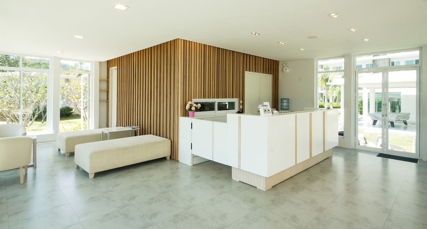 Imagen de los interiores del Hotel The Sea Condominium. Foto 18