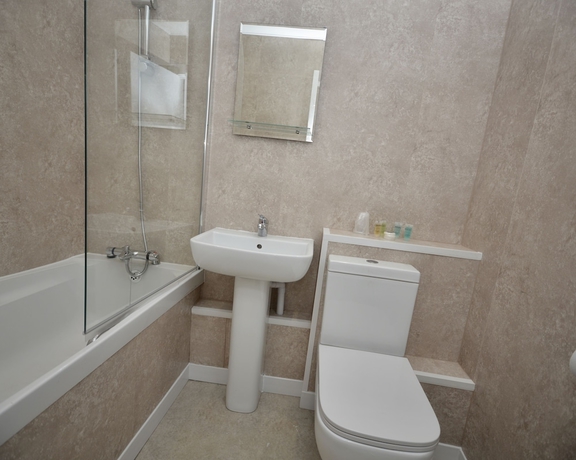 Imagen de la habitación del Hotel The Sea. Foto 17
