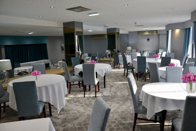 Imagen del bar/restaurante del Hotel The Sea. Foto 2