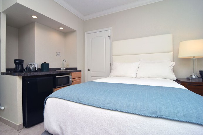 Imagen de la habitación del Hotel The Sea Lord And Suites (adults Only). Foto 13