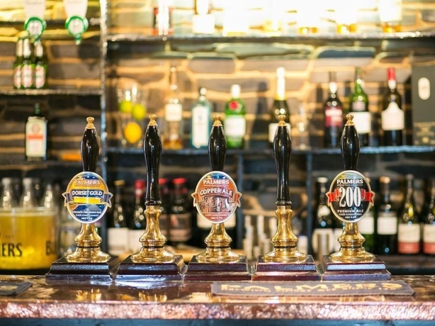 Imagen del bar/restaurante del Hotel The Sea Trout Inn. Foto 6