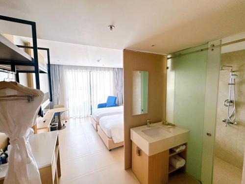 Imagen general del Hotel The Sea View Cam Ranh Beach Resort. Foto 1