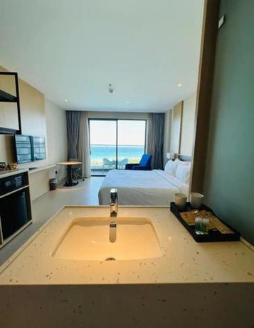 Imagen general del Hotel The Sea View Cam Ranh Beach Resort. Foto 16