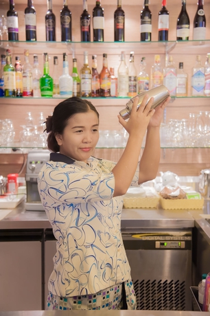 Imagen del bar/restaurante del Hotel The Seasons Bangkok Huamark. Foto 2