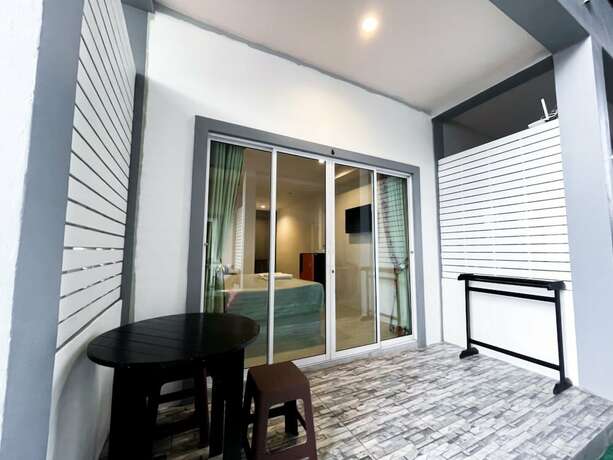 Imagen general del Hotel The Seathru Kohlarn. Foto 9