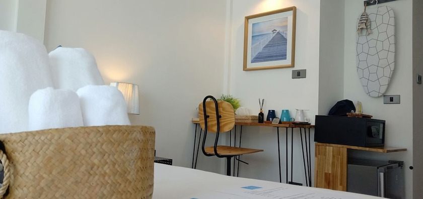 Imagen de la habitación del Hotel The Seaton House Phuket. Foto 13