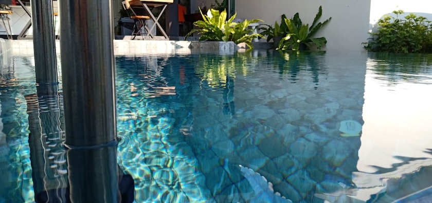 Imagen del bar/restaurante del Hotel The Seaton House Phuket. Foto 3