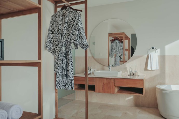 Imagen de la habitación del Hotel The Sebali Resort. Foto 5