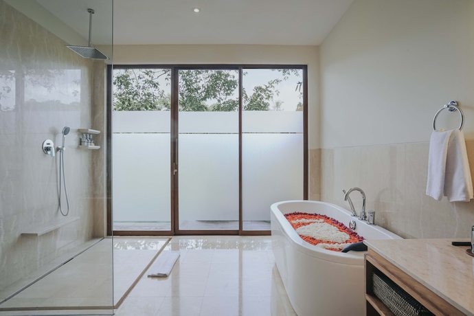 Imagen de la habitación del Hotel The Sebali Resort. Foto 10