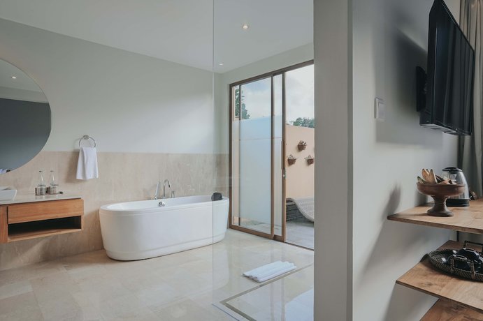 Imagen de la habitación del Hotel The Sebali Resort. Foto 13