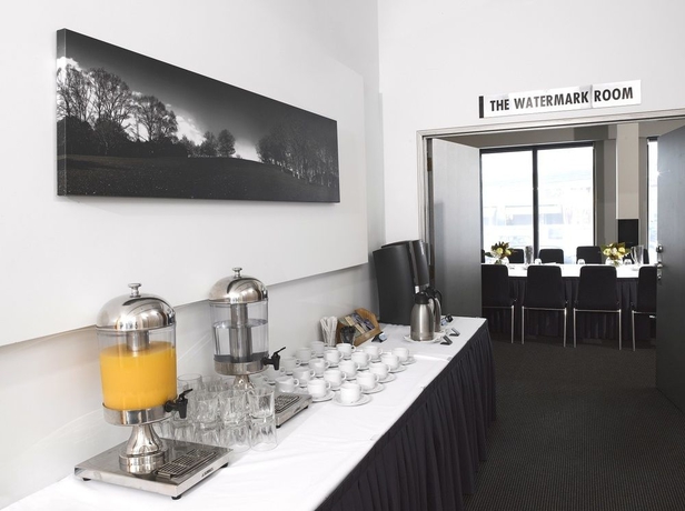 Imagen del bar/restaurante del Hotel The Sebel Auckland Viaduct Harbour. Foto 4