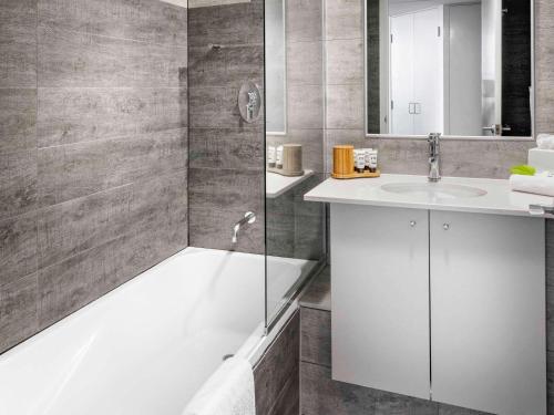 Imagen de la habitación del Hotel The Sebel Brisbane. Foto 17