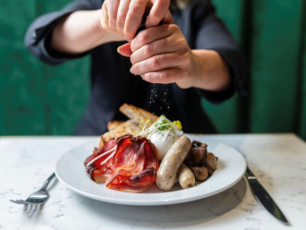 Imagen del bar/restaurante del Hotel The Sebel Canberra Civic. Foto 4