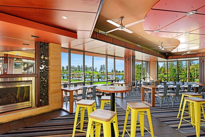 Imagen del bar/restaurante del Hotel The Sebel Kiama. Foto 6