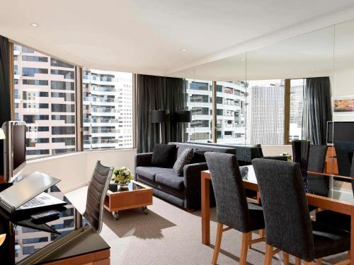 Imagen de la habitación del Hotel The Sebel Quay West Suites Sydney. Foto 6