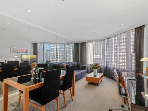 Imagen de la habitación del Hotel The Sebel Quay West Suites Sydney. Foto 7