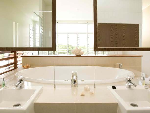 Imagen de la habitación del Hotel The Sebel Twin Waters. Foto 15