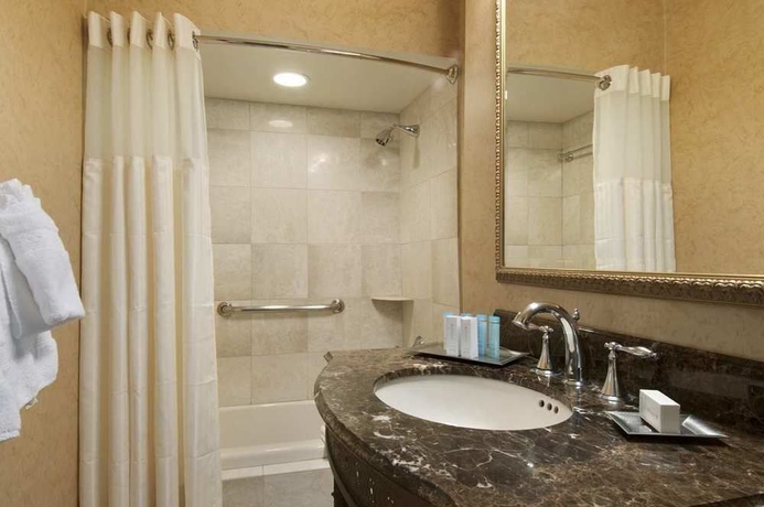 Imagen de la habitación del Hotel The Seelbach Hilton Louisville. Foto 4