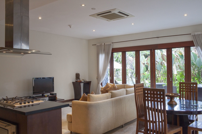 Imagen de los interiores del Hotel The Segara Suites. Foto 12