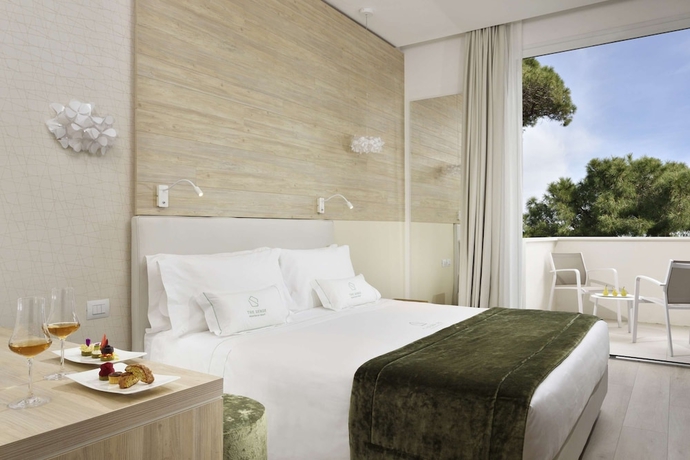Imagen de la habitación del Hotel The Sense Experience Resort. Foto 8