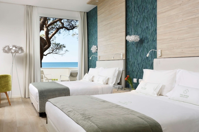 Imagen de la habitación del Hotel The Sense Experience Resort. Foto 10