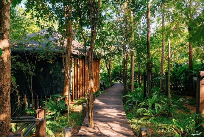 Imagen de la habitación del Hotel The Sense Resort Kanchanaburi. Foto 11