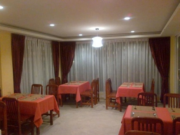 Imagen del bar/restaurante del Hotel The Senses Resort. Foto 2