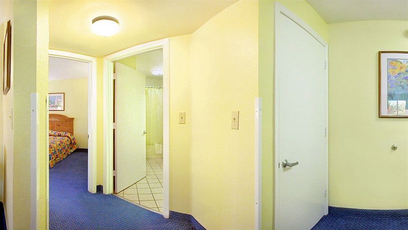 Imagen de los interiores del Hotel The Seralago And Suites. Foto 5