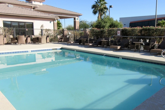 Imagen de la piscina del Hotel The Serene Glendale Peoria, Surestay Collection by BW. Foto 19
