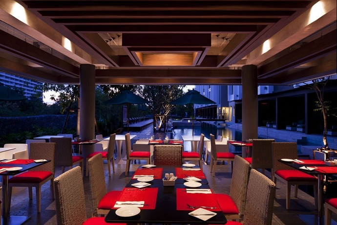 Imagen del bar/restaurante del Hotel The Serenity Hua Hin. Foto 1