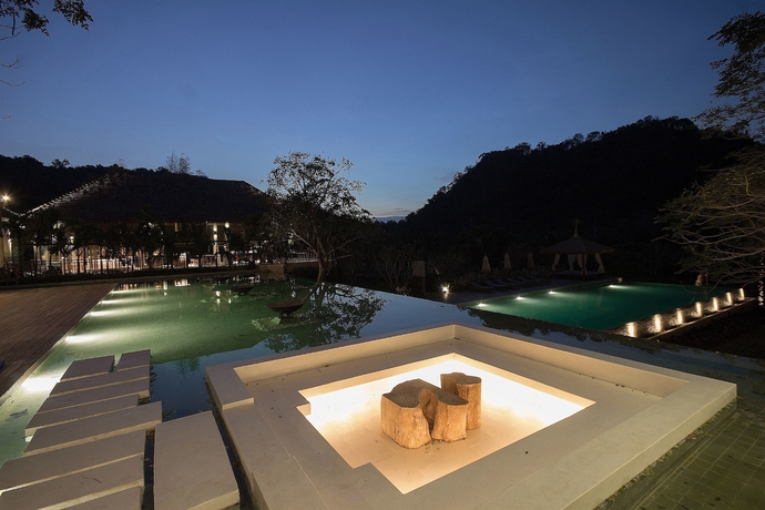 Imagen de la piscina del Hotel The Series Resort Khaoyai. Foto 19