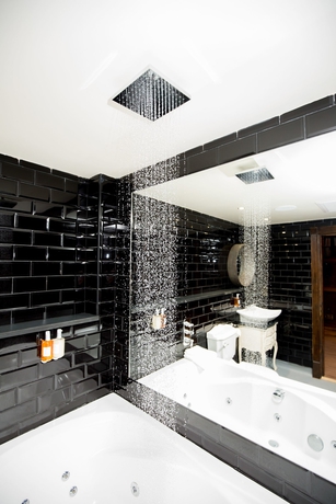 Imagen de la habitación del Hotel The Shankly Suites. Foto 2
