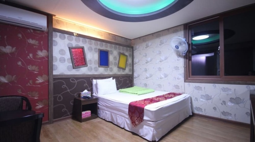 Imagen de la habitación del Hotel The Sharp Motel. Foto 15
