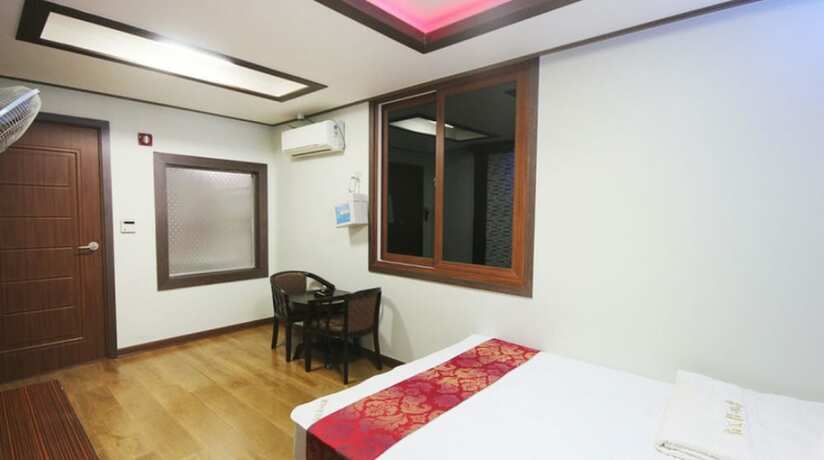 Imagen general del Hotel The Sharp Motel. Foto 4