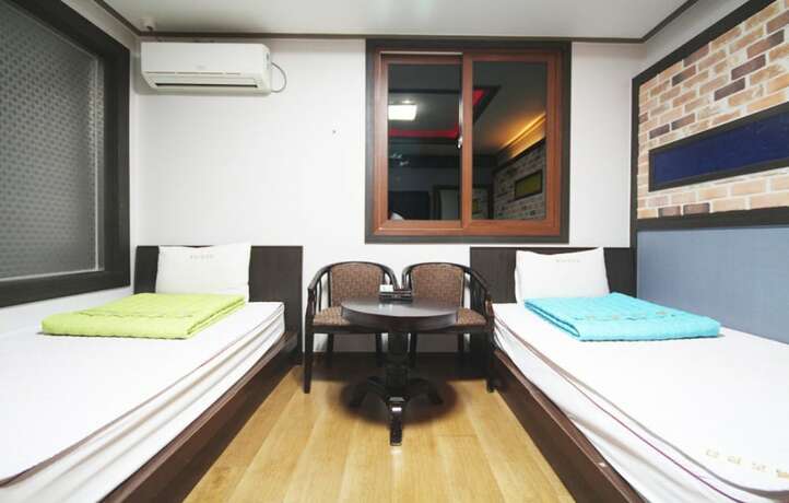 Imagen de la habitación del Hotel The Sharp Motel. Foto 16