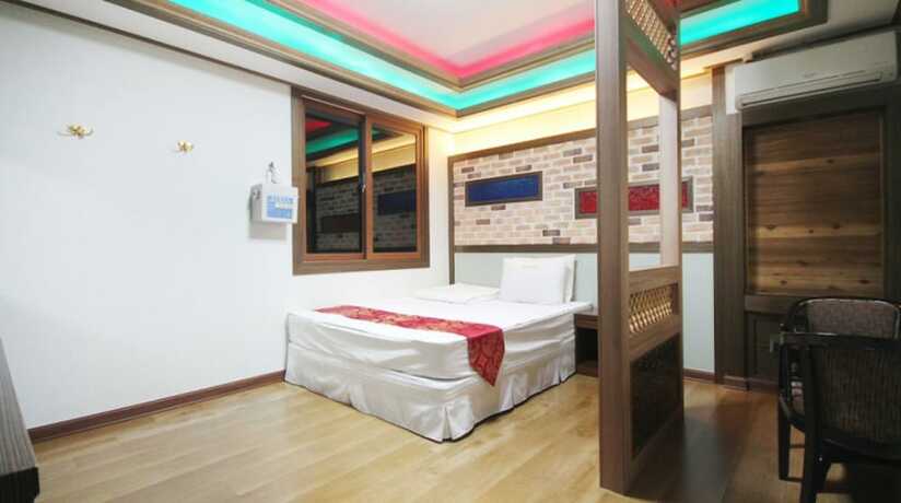 Imagen general del Hotel The Sharp Motel. Foto 14