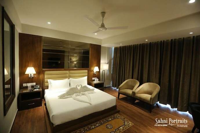 Imagen de la habitación del Hotel The Shaurya. Foto 3