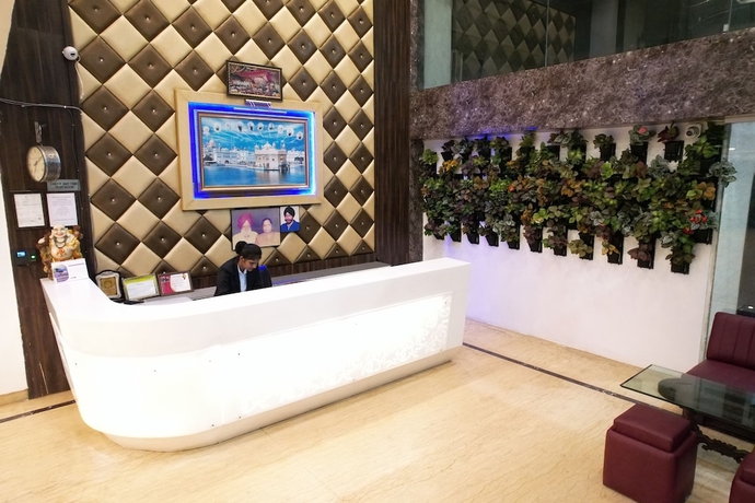 Imagen de los interiores del Hotel The Sheetal International, Raipur. Foto 14