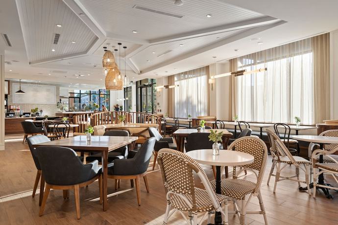 Imagen del bar/restaurante del Hotel The Shepherd Downtown Clemson. Foto 2