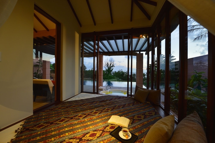 Imagen de la habitación del Hotel The Shigira. Foto 11