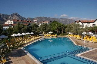 Imagen de la piscina del Hotel The Ship Inn, Kyrenia. Foto 17