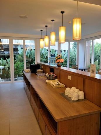 Imagen del bar/restaurante del Hotel The Signature Thapae. Foto 4