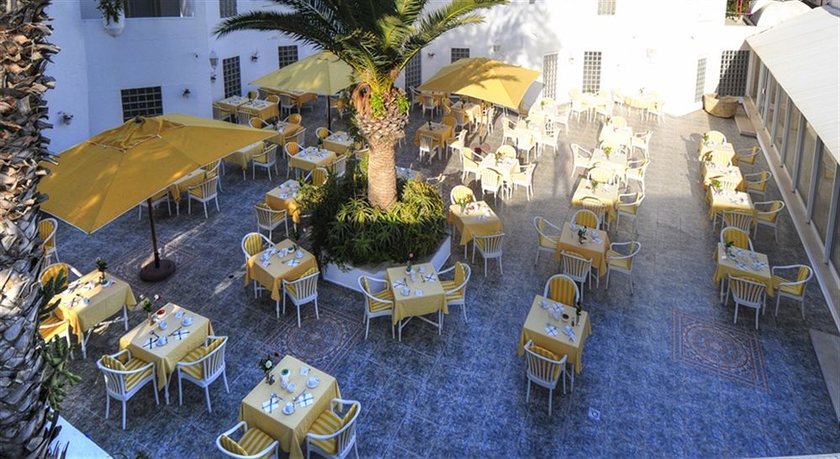 Imagen del bar/restaurante del Hotel The Sindbad. Foto 2