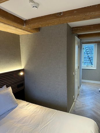 Imagen de la habitación del Hotel The Sixteen. Foto 3