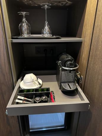 Imagen de la habitación del Hotel The Sixteen. Foto 4