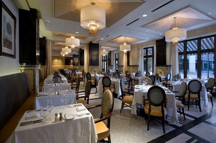 Imagen del bar/restaurante del Hotel The Skirvin Hilton Oklahoma City. Foto 2