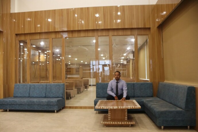 Imagen de los interiores del Hotel The Sky Comfort Beach, Dwarka. Foto 22